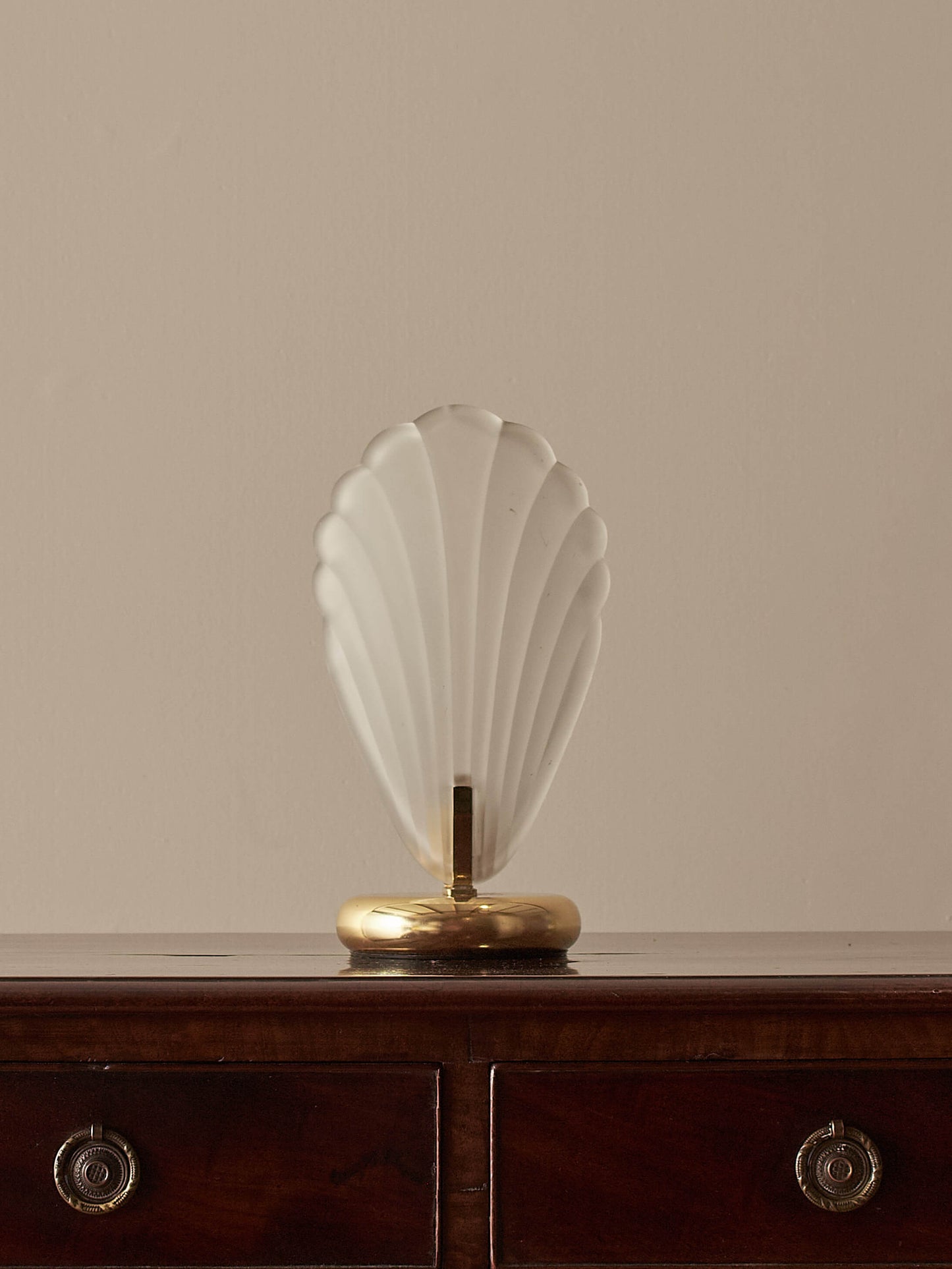 Mid-century clam table lamp