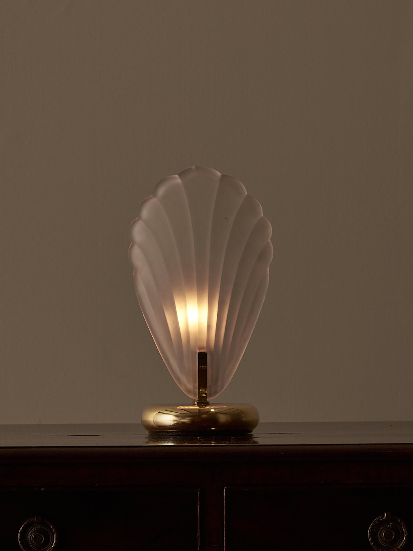Mid-century clam table lamp