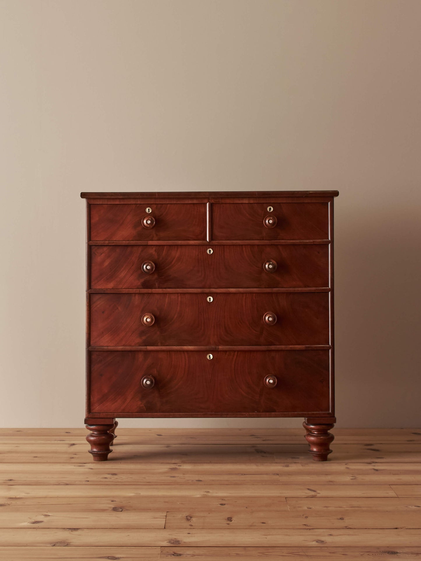 Victorian mahogany chest of drawers