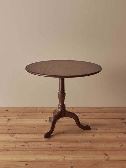 Georgian mahogany tilt-top circular table