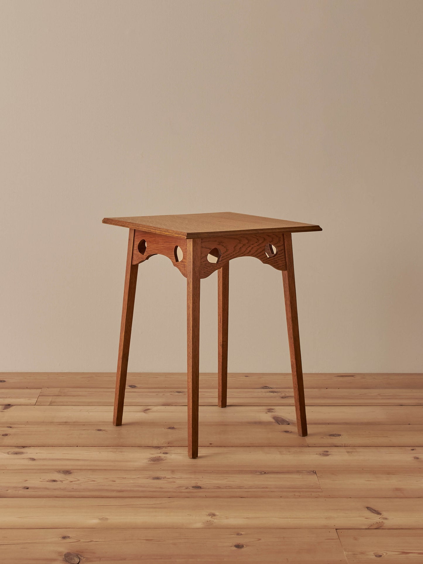 Arts and Crafts blonde oak side table