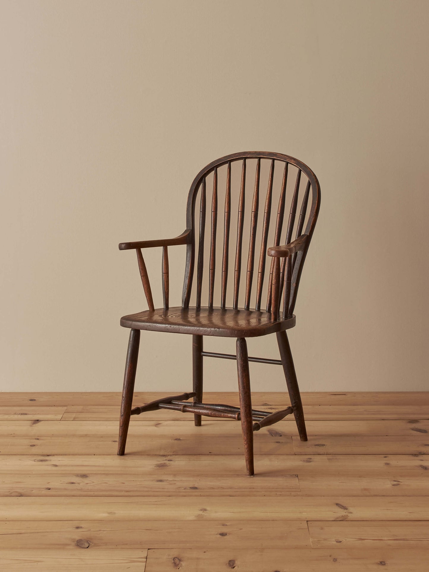 Victorian elm hoop-back chair