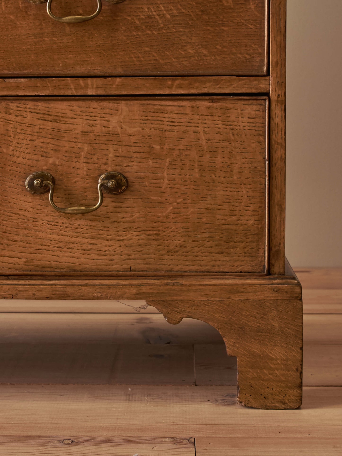 Georgian blonde oak chest of drawers