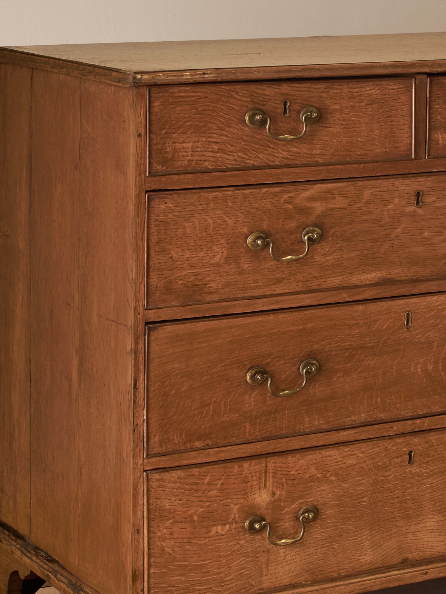 Georgian blonde oak chest of drawers
