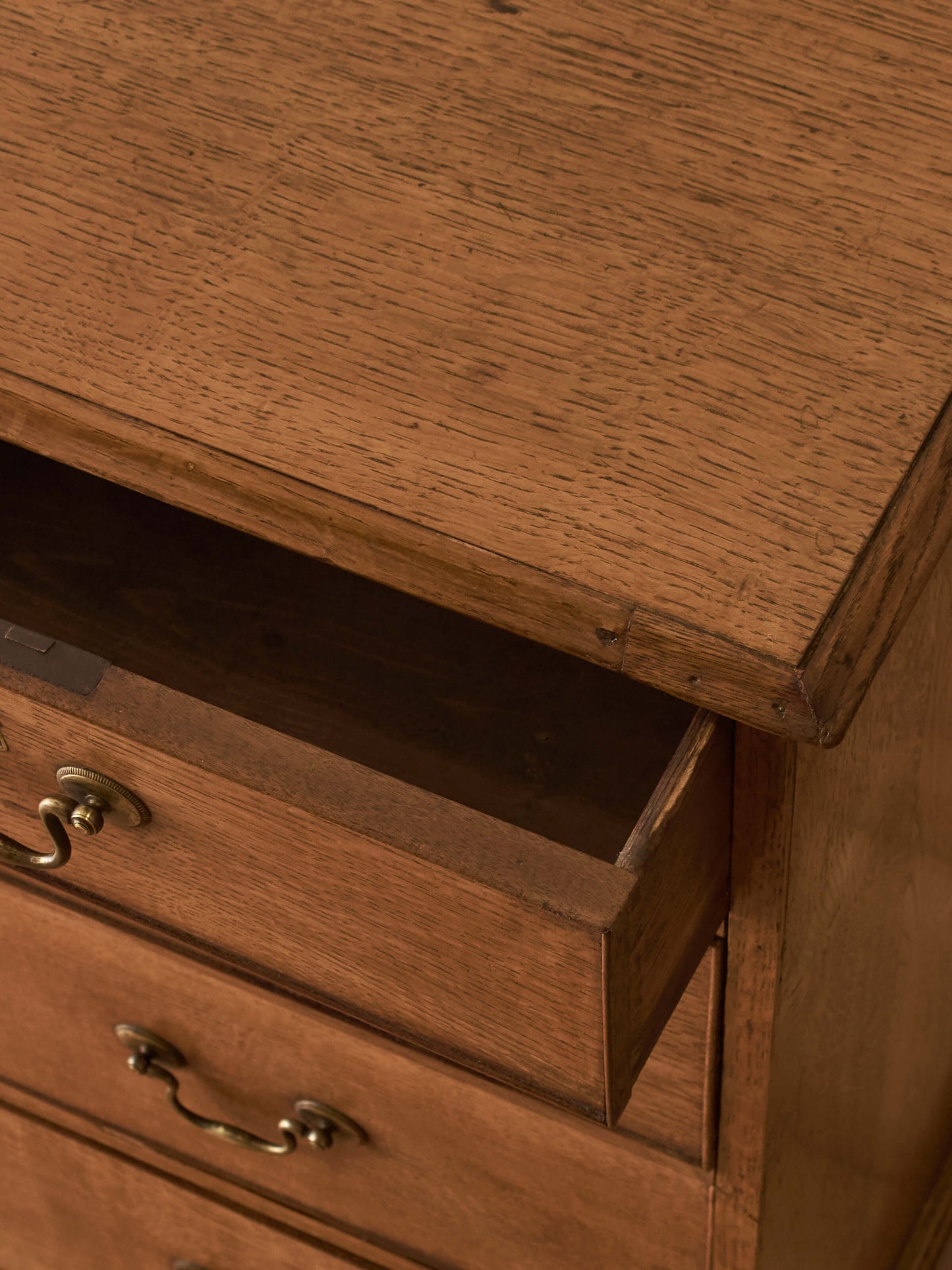 Georgian blonde oak chest of drawers