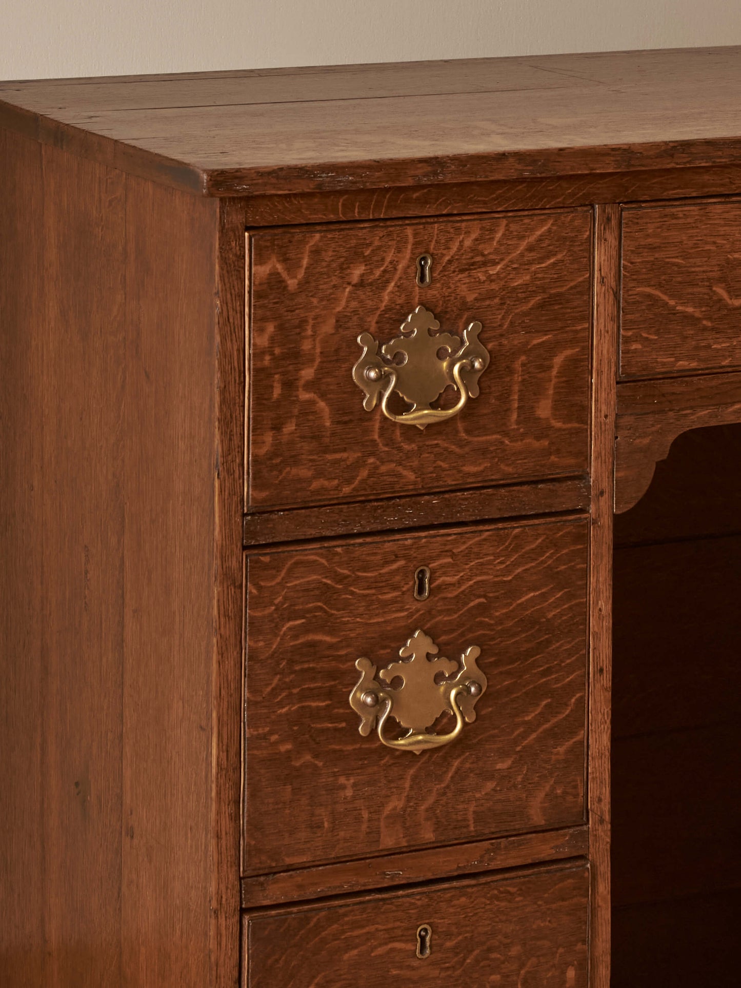 Georgian oak pedestal desk
