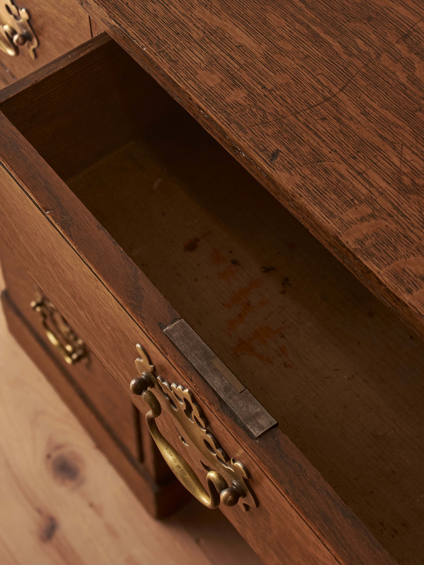 Georgian oak pedestal desk