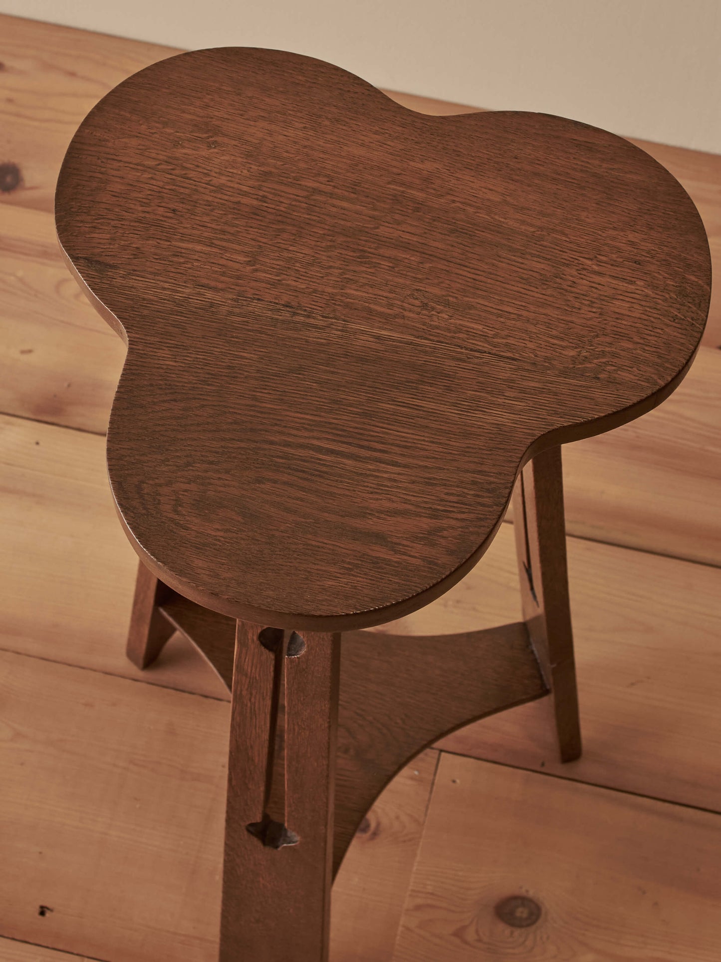 Arts and Crafts oak clover side table