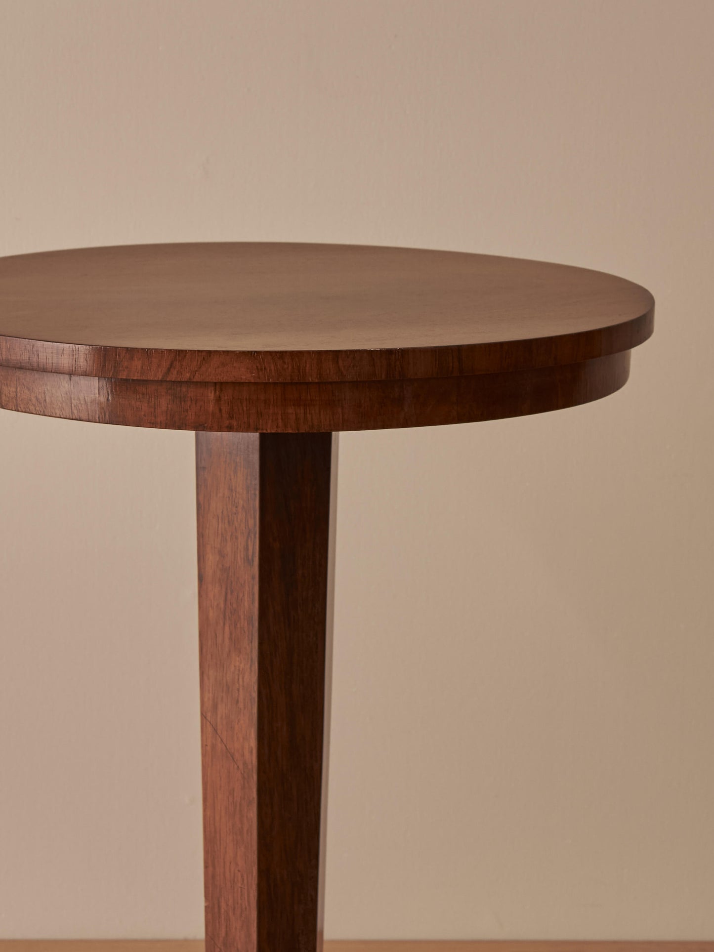 Regency rosewood pedestal table on bun feet
