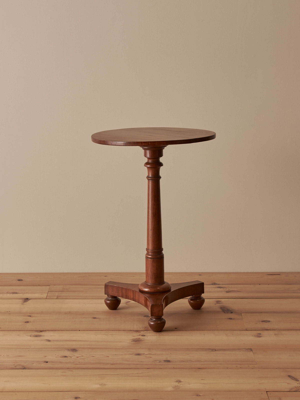 Victorian mahogany circular pedestal table