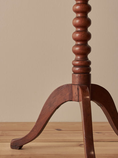 Victorian mahogany oval bobbin tilt-top table