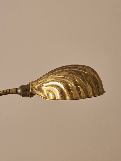 Vintage brass clam table lamp