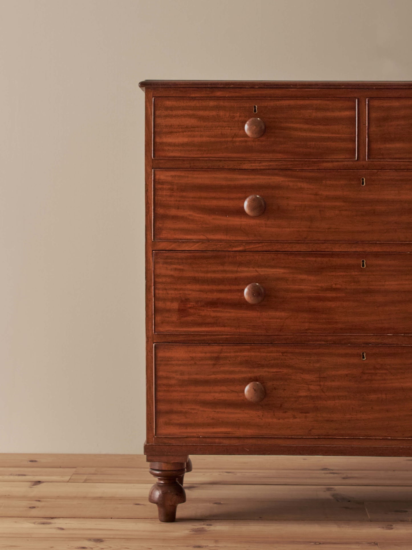 Early Victorian mahogany chest of drawers