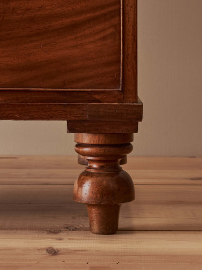 Early Victorian mahogany chest of drawers