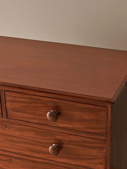 Early Victorian mahogany chest of drawers