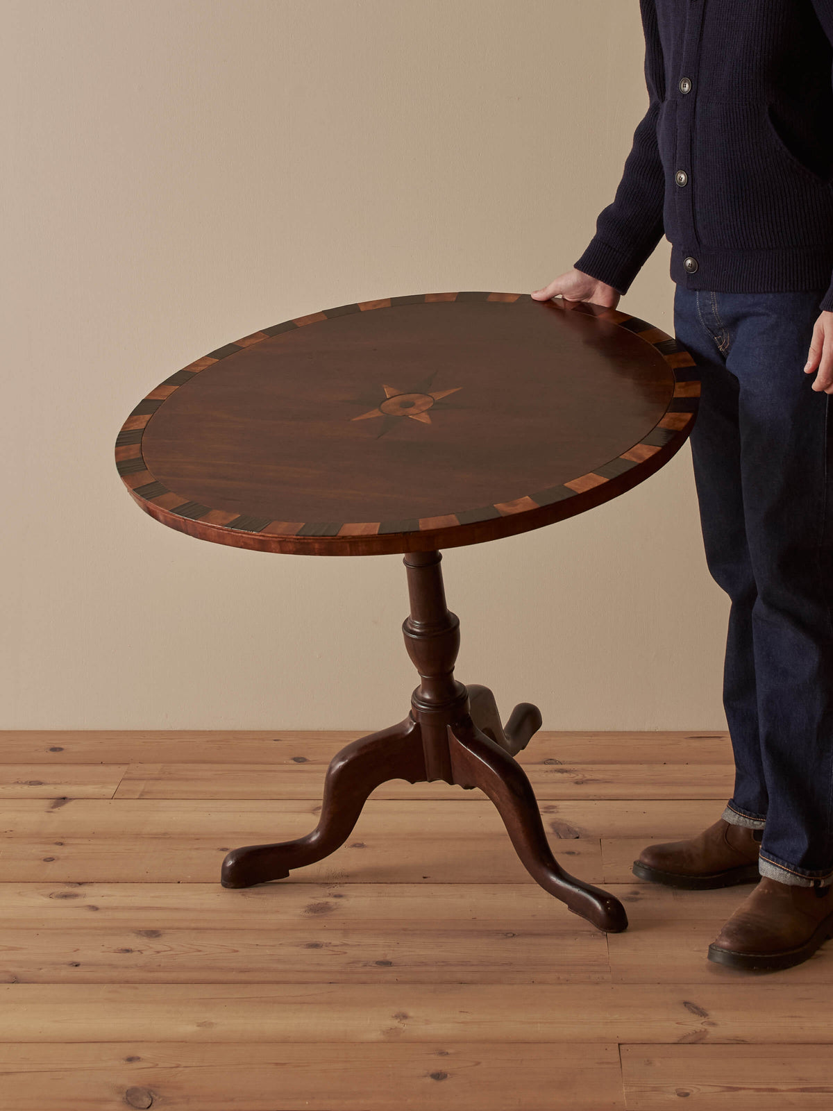 19th-century mahogany circular tilt-top side table