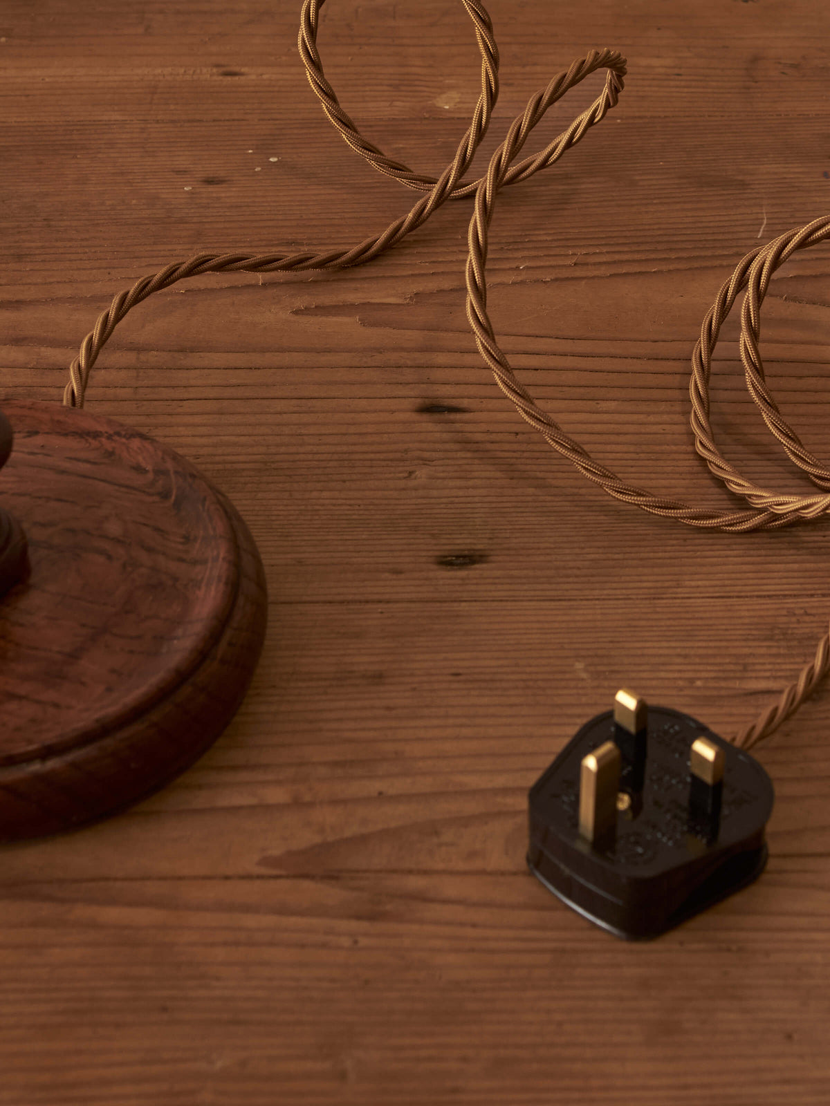 Vintage oak barley twist table lamp