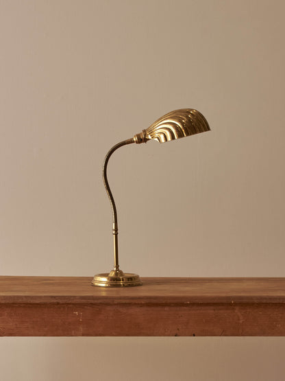 Vintage mid-century brass clam table lamp
