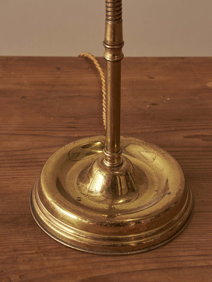 Vintage mid-century brass clam table lamp