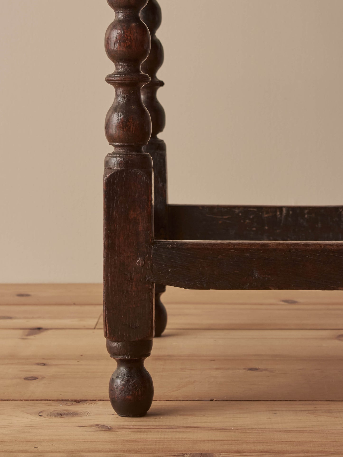 Early 18th century side table with scalloped apron