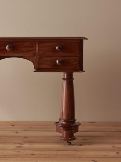 Victorian mahogany pedestal desk