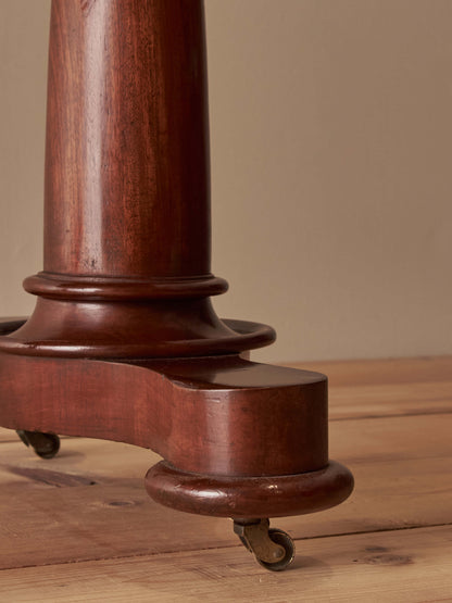 Victorian mahogany pedestal desk