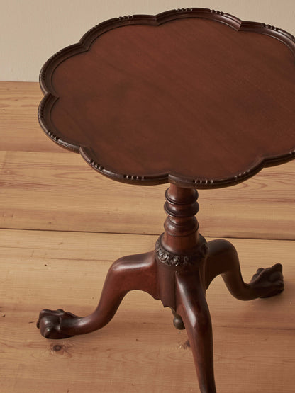 Victorian mahogany scalloped occasional table