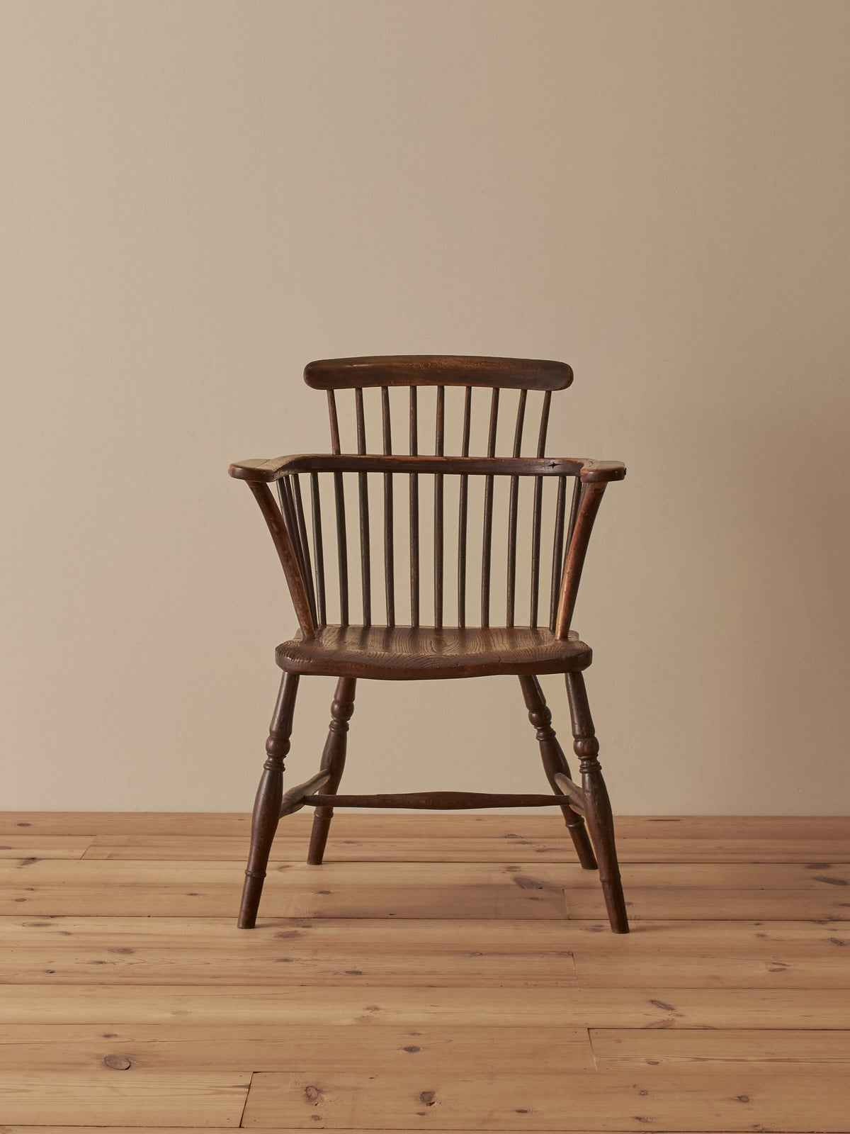 19th-century elm and beech comb-back Windsor chair