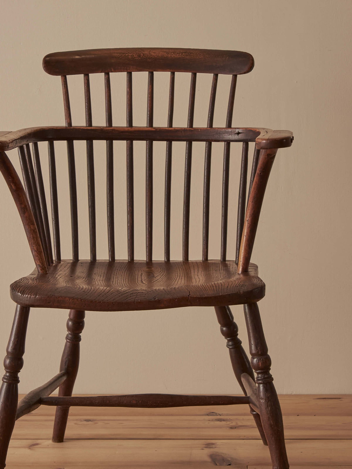 19th-century elm and beech comb-back Windsor chair