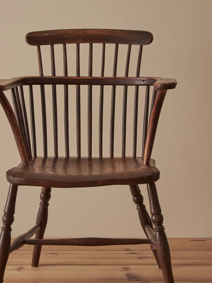 19th-century elm and beech comb-back Windsor chair