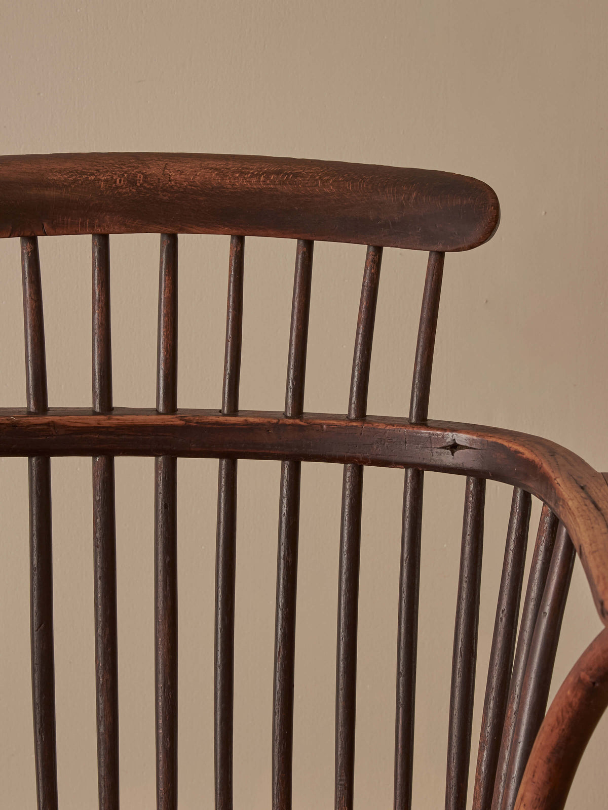19th-century elm and beech comb-back Windsor chair