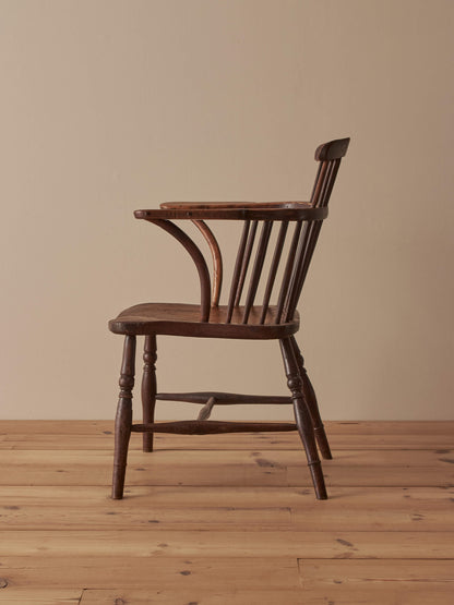 19th-century elm and beech comb-back Windsor chair