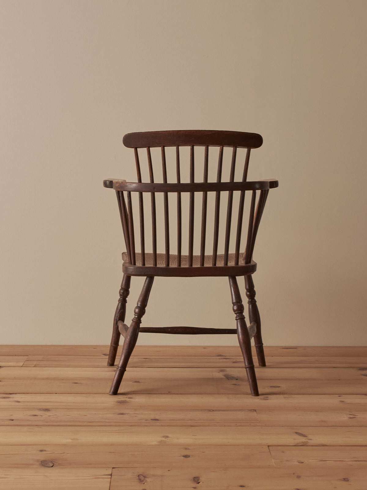 19th-century elm and beech comb-back Windsor chair