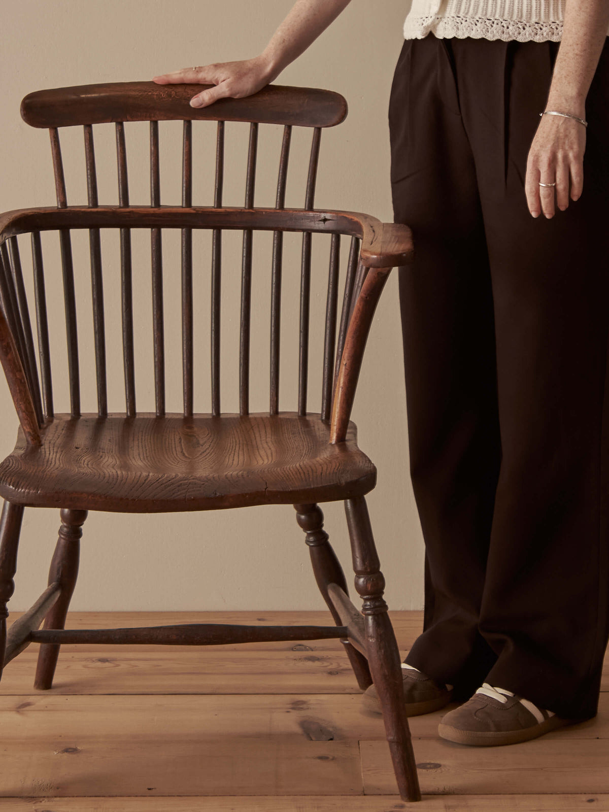 19th-century elm and beech comb-back Windsor chair