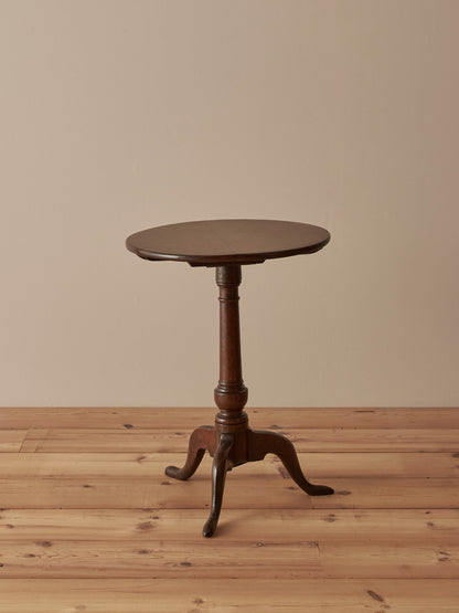 Georgian tilt-top wine table