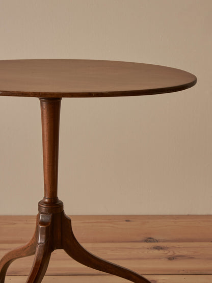 Victorian oval mahogany tripod table