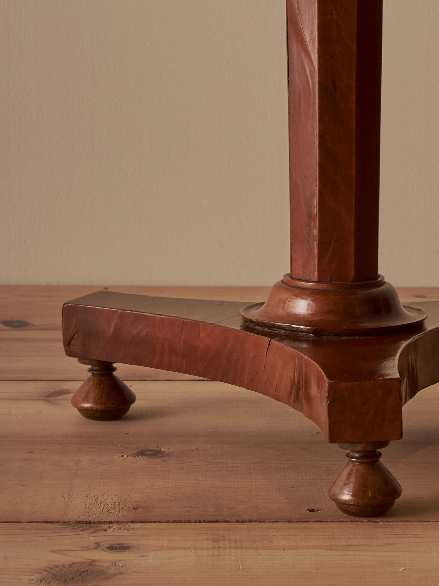 Regency circular starburst pedestal table