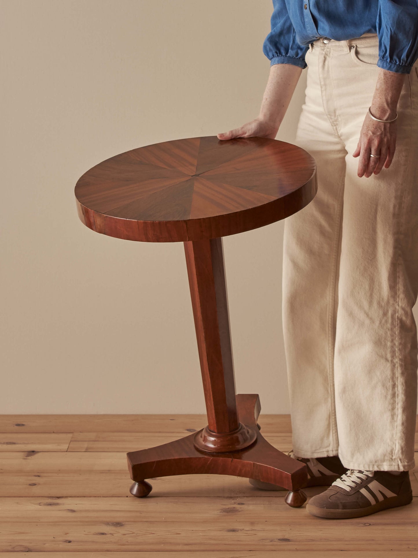 Regency circular starburst pedestal table