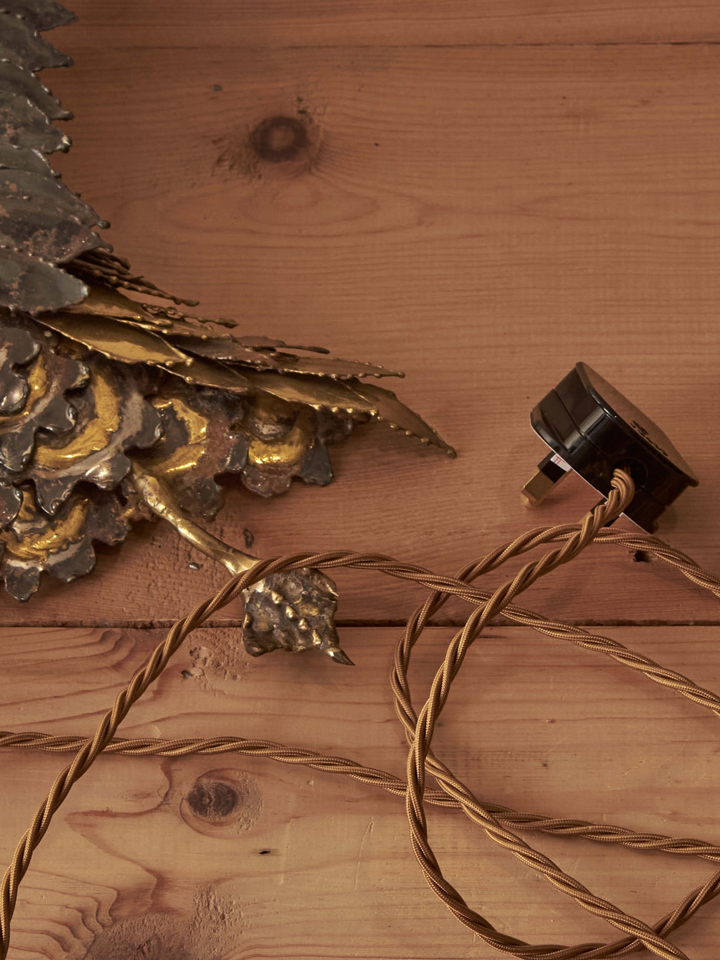 Italian brass and metal bird wall light by P.Mas Rossi