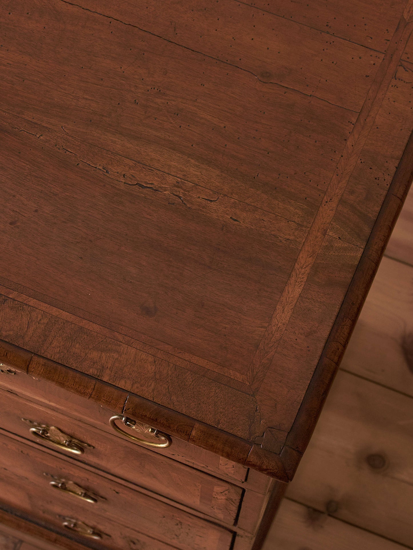 George I walnut cross-banded chest of drawers