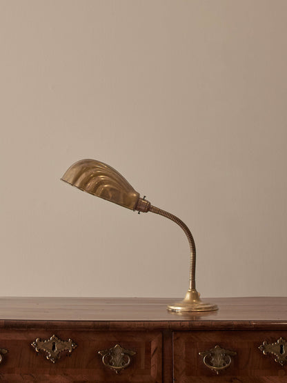 Vintage brass clam table lamp