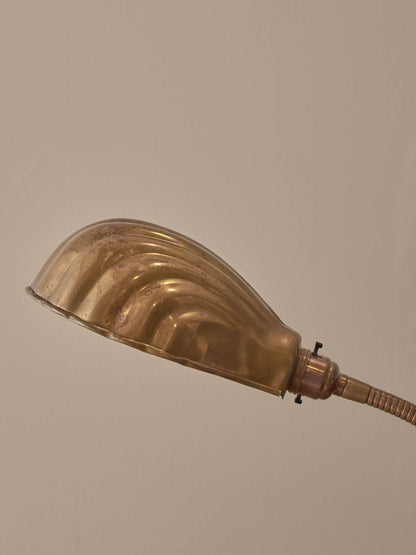 Vintage brass clam table lamp