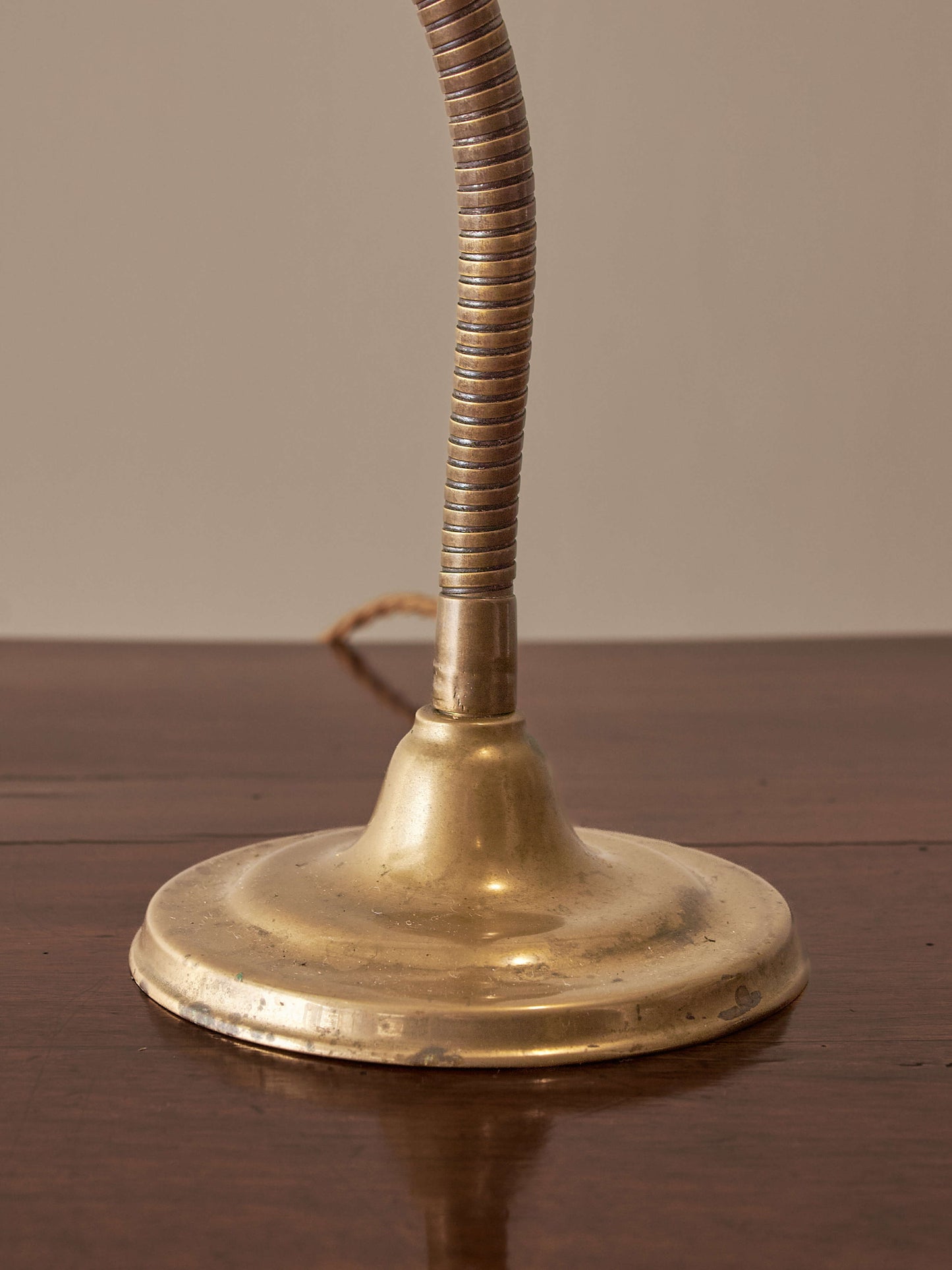 Vintage brass clam table lamp