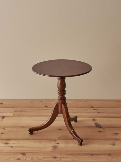 Antique circular mahogany tilt-top table
