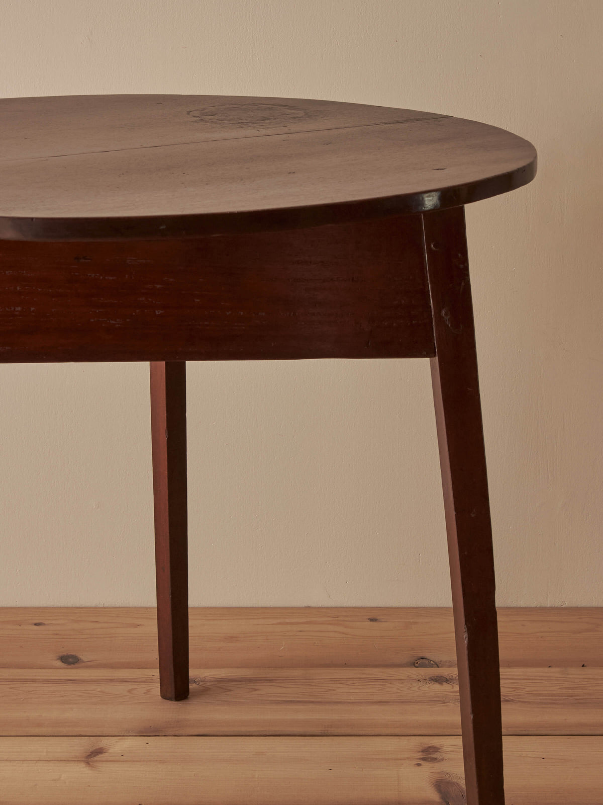 18th-century Georgian mahogany cricket table