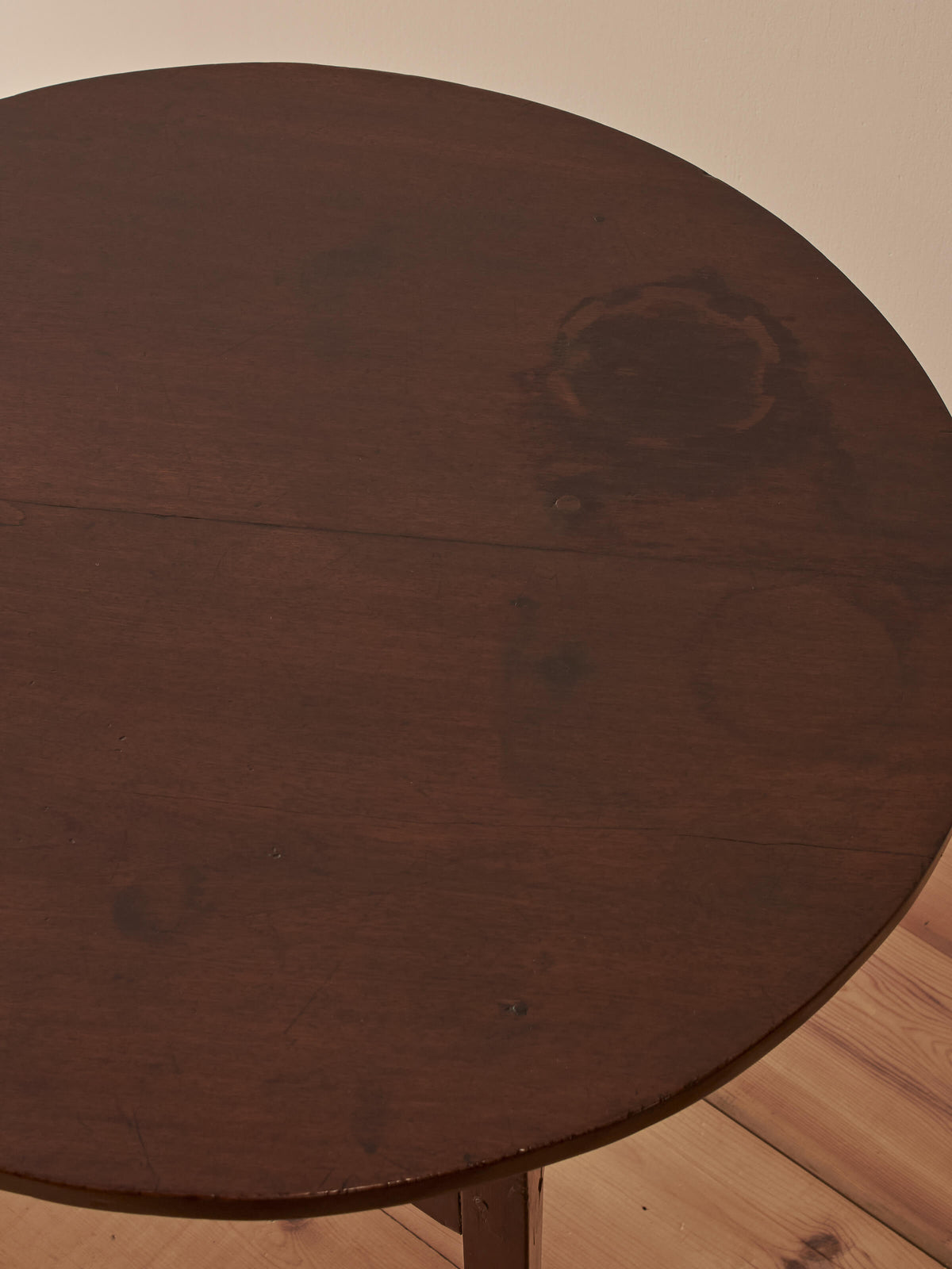 18th-century Georgian mahogany cricket table
