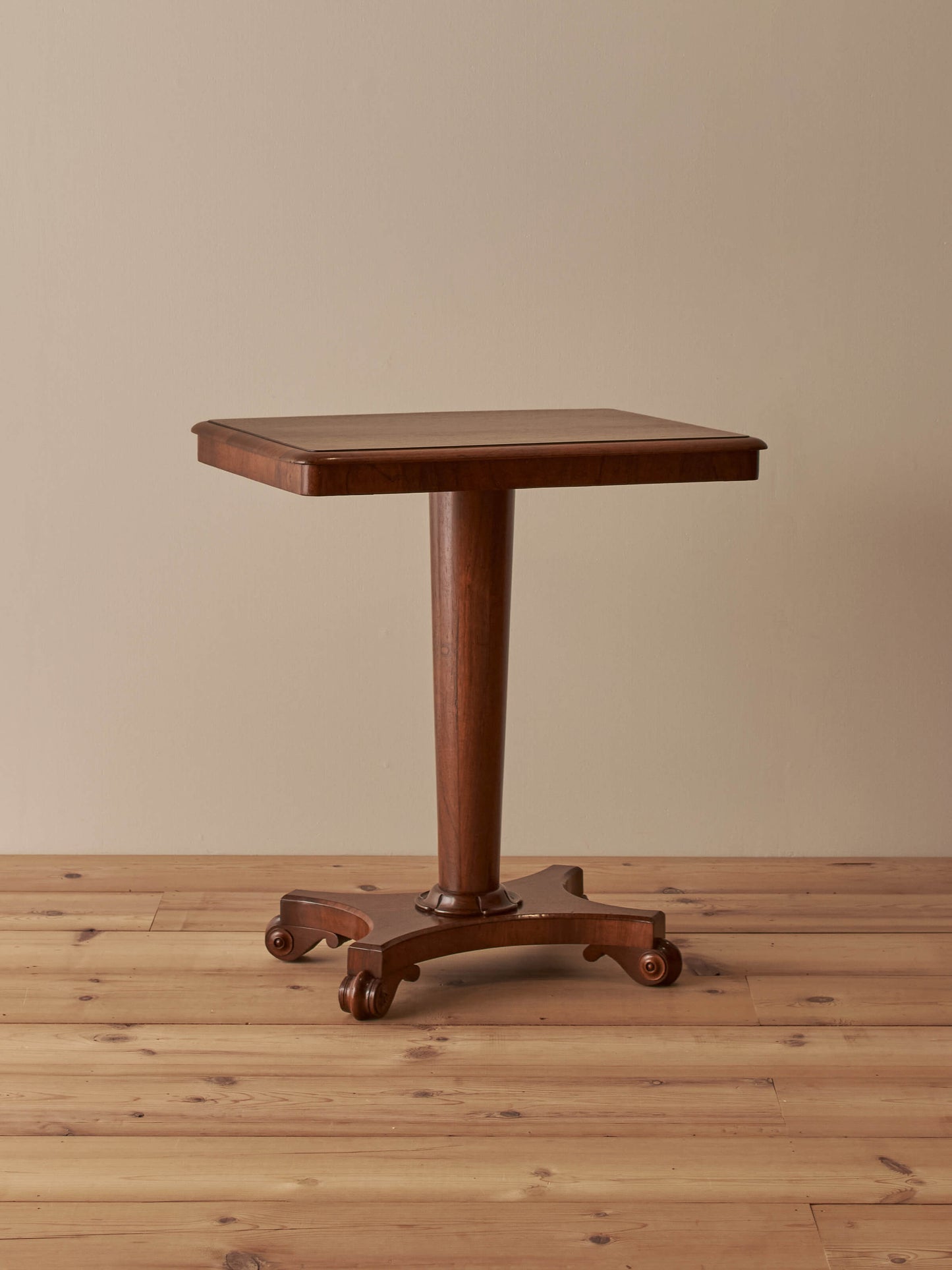 Victorian rosewood pedestal table