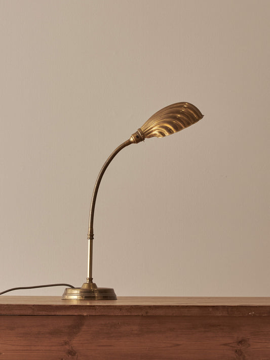 Vintage brass clam table lamp