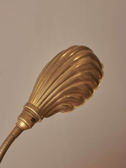 Vintage brass clam table lamp