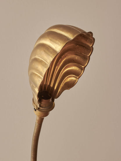 Vintage brass clam table lamp